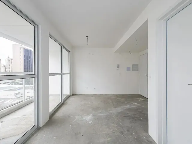 Apartamento 1 quarto e 1 banheiro, à venda, no bairro Centro em Curitiba