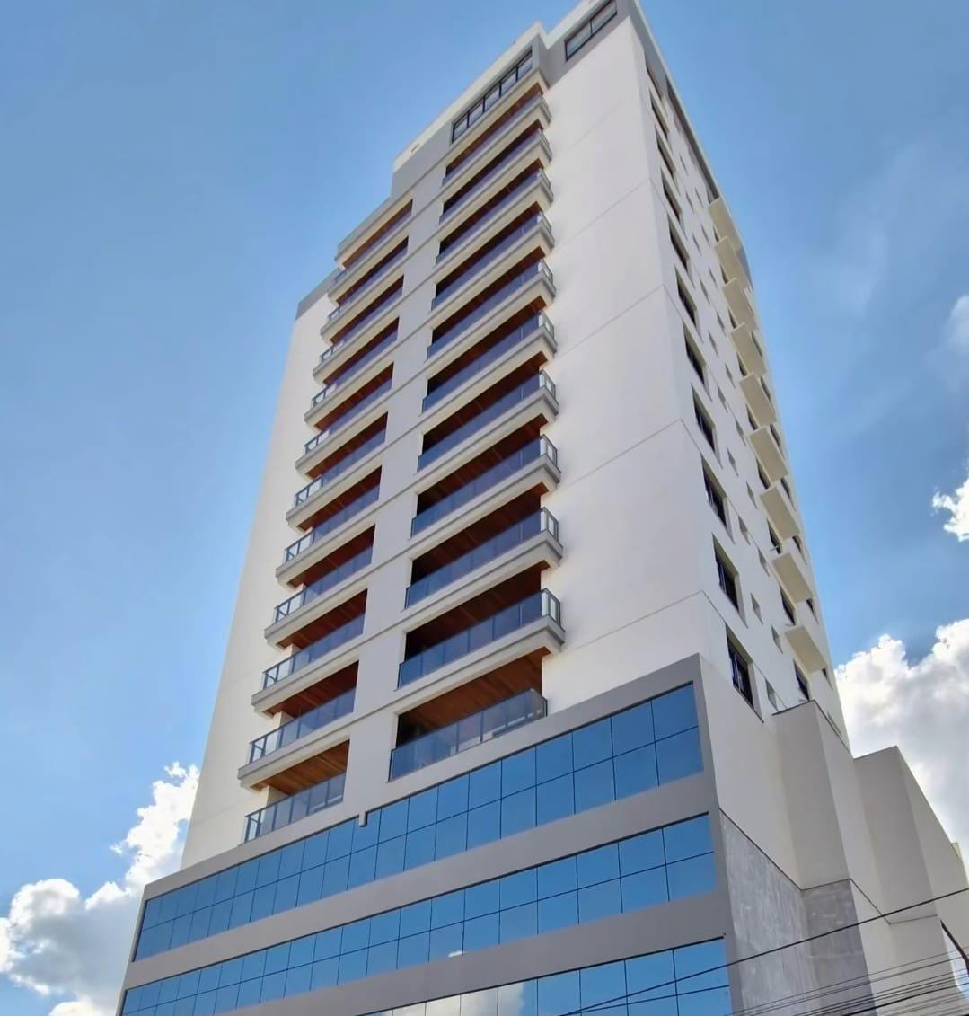 Apartamento à venda com 3 dormitórios, 1 banheiro, 2 vagas de garagens e 117m² de área privativa no bairro Presidente Médici