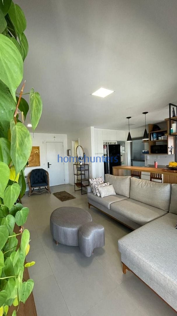 Apartamento à venda com 3 quartos, 107m² - Foto 2