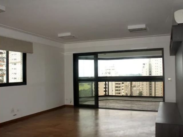 Apartamento com 200m² 4 quartos e 5 banheiros, à venda, no bairro Paraíso do Morumbi em São Paulo