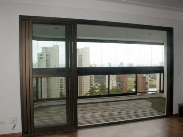 Apartamento com 200m² 4 quartos e 5 banheiros, à venda, no bairro Paraíso do Morumbi em São Paulo