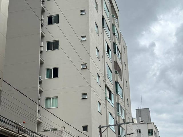 Apartamento com 111m² 3 quartos e 2 banheiros, à venda, no bairro Meia Praia em Itapema