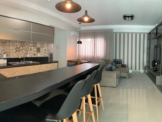 Apartamento com 111m² 3 quartos e 2 banheiros, à venda, no bairro Meia Praia em Itapema