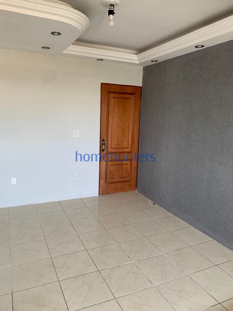 Apartamento à venda com 2 quartos, 66m² - Foto 2