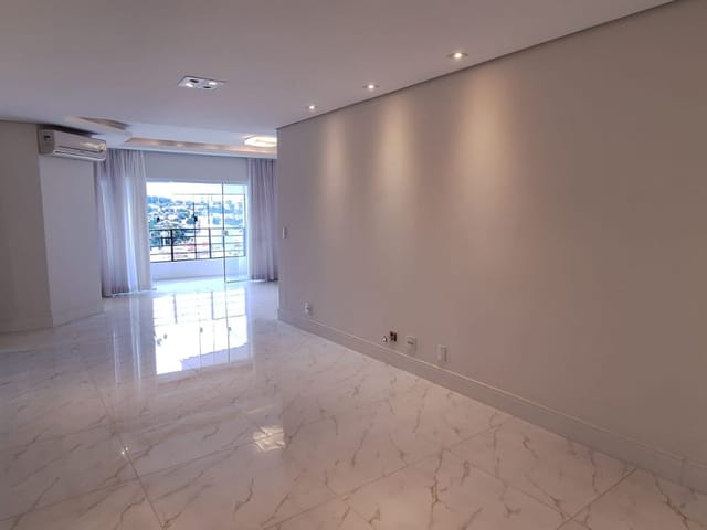 Foto do Apartamento - 3 quartos c 2 suites no Cambuí: Apartamento Reformado com Vista Livre, Conforto e Sofisticação R$1.200.000,00 | Home Hunters