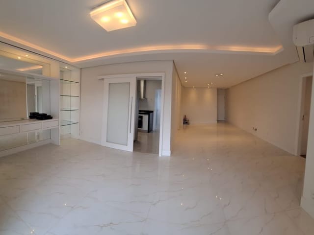 Foto do Apartamento - 3 quartos c 2 suites no Cambuí: Apartamento Reformado com Vista Livre, Conforto e Sofisticação R$1.200.000,00 | Home Hunters