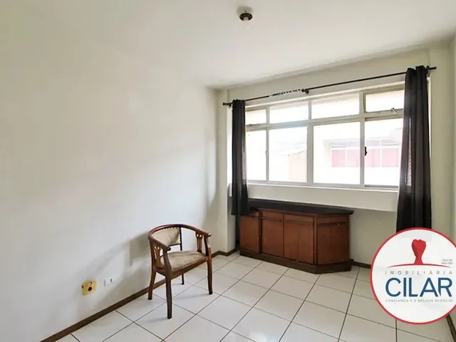 Apartamento 1 quarto e 1 banheiro, à venda, no bairro Centro em Curitiba