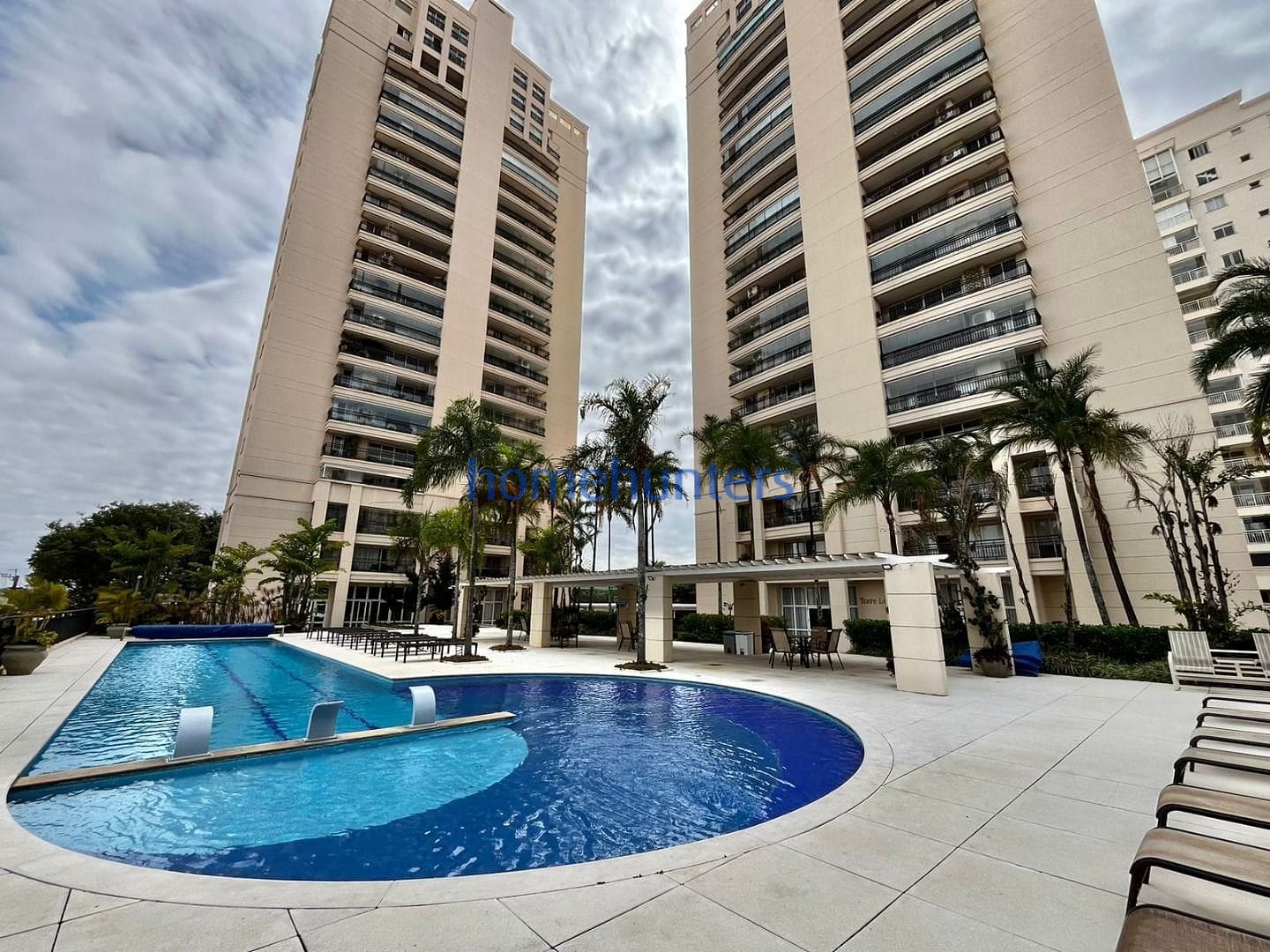 Apartamento para alugar com 3 quartos, 137m² - Foto 1