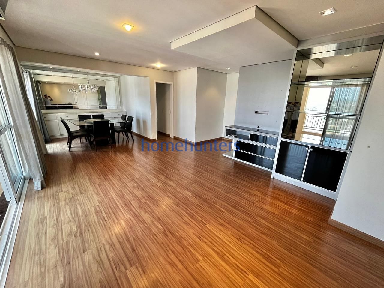 Apartamento para alugar com 3 quartos, 137m² - Foto 4