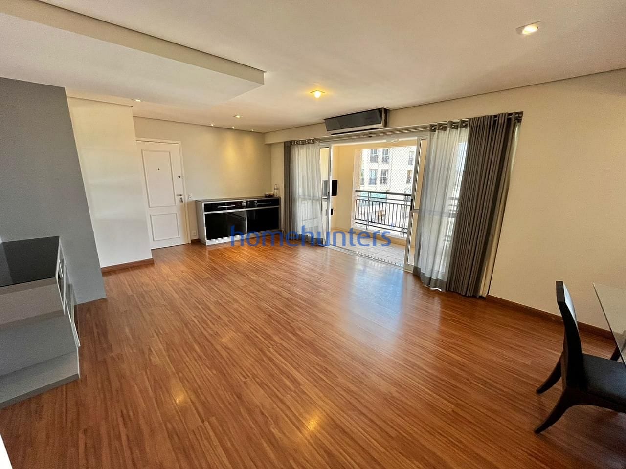 Apartamento para alugar com 3 quartos, 137m² - Foto 3