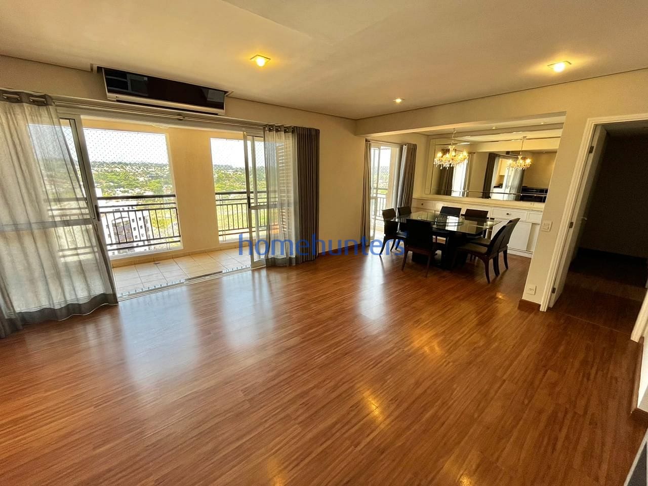 Apartamento para alugar com 3 quartos, 137m² - Foto 2