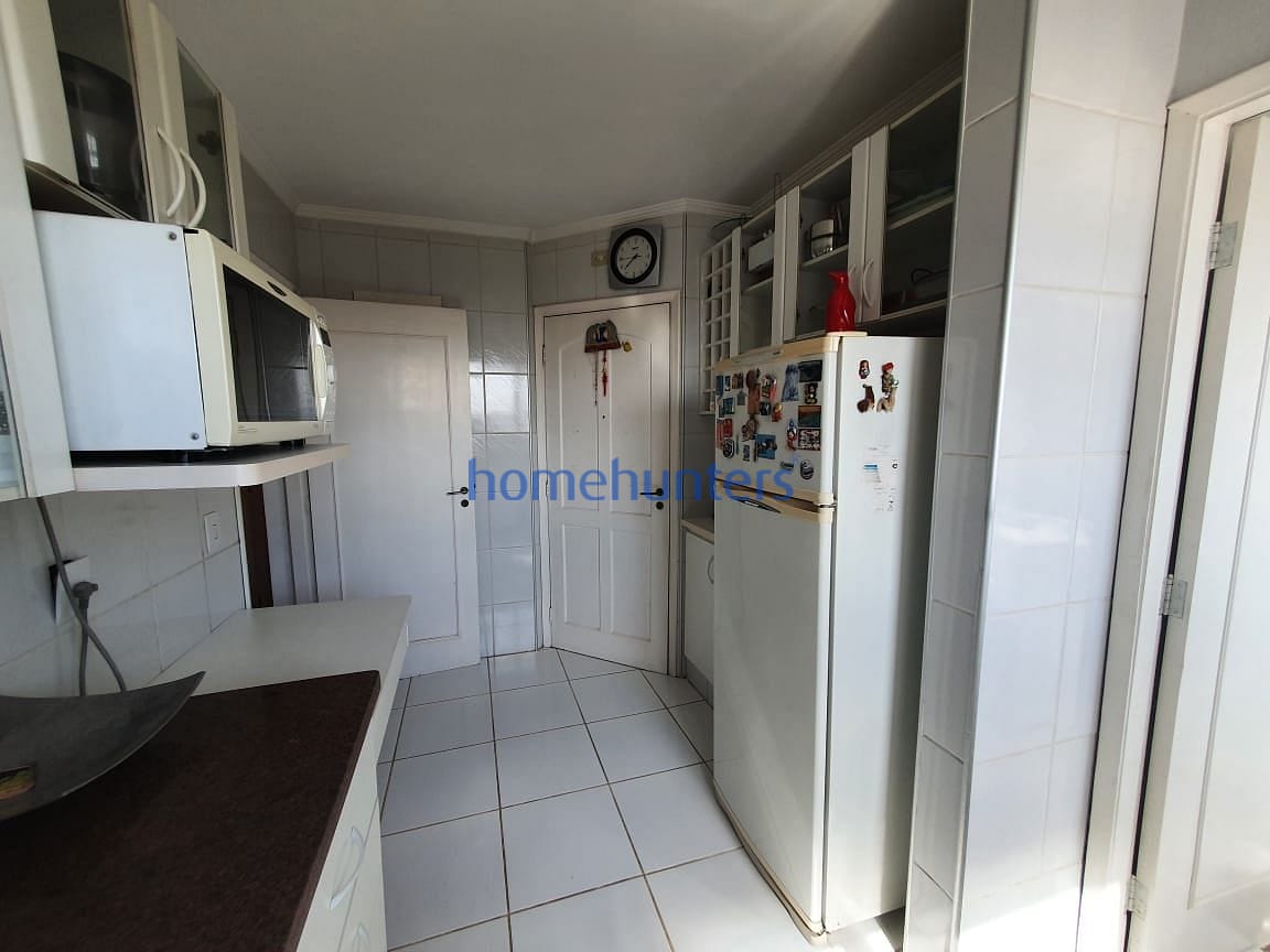 Apartamento para alugar com 3 quartos, 182m² - Foto 17