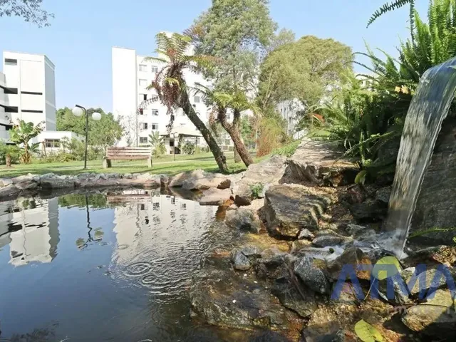 Apartamento 2 quartos e 2 banheiros, à venda, no bairro Pinheirinho em Curitiba