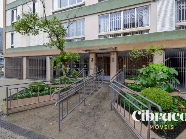 Apartamento 3 quartos e 2 banheiros, à venda, no bairro Centro em Curitiba