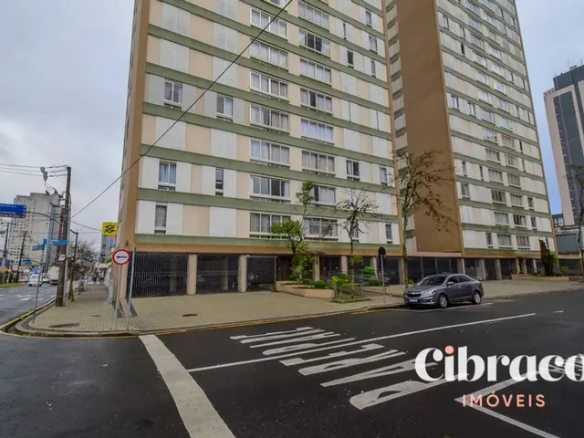 Apartamento 3 quartos e 2 banheiros, à venda, no bairro Centro em Curitiba