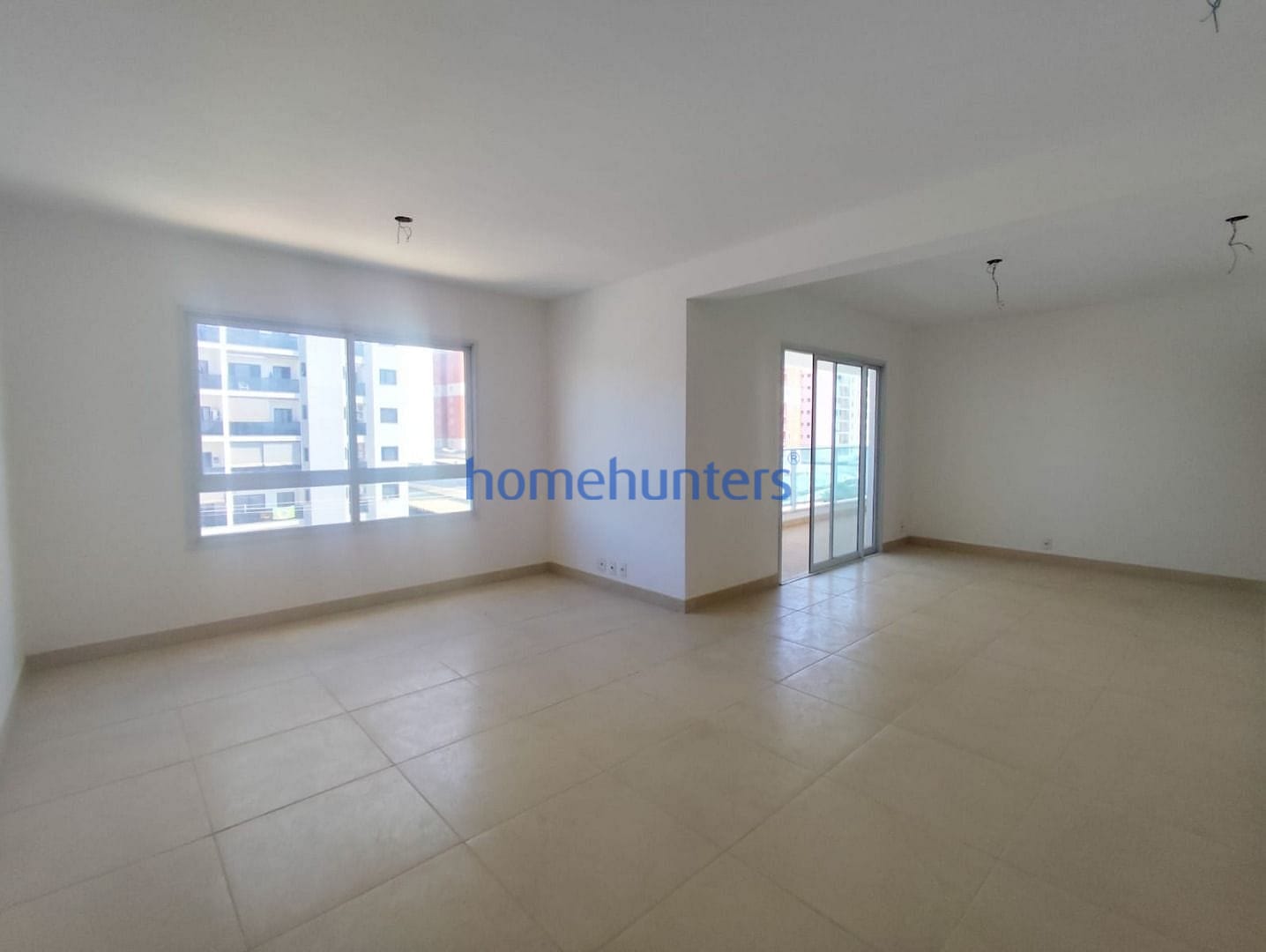 Apartamento à venda com 3 quartos, 134m² - Foto 3