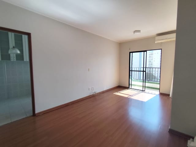 Foto do Apartamento - Oportunidade na Vila Itapura: 3 Quartos, Suíte, Varanda e 2 Vagas | Home Hunters