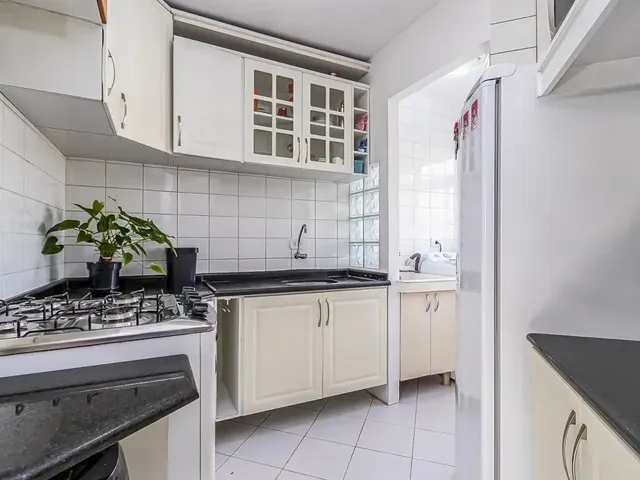 Apartamento 3 quartos e 1 banheiro, à venda, no bairro Campo Comprido em Curitiba