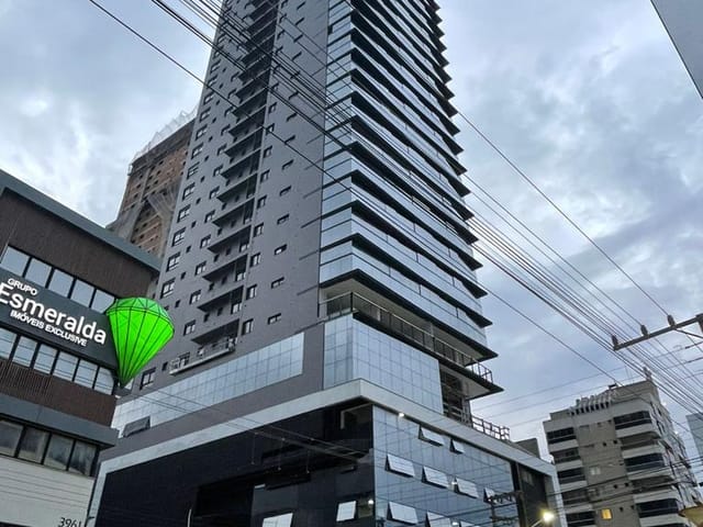 Apartamento com 345m² 4 quartos e 5 banheiros, à venda, no bairro Meia Praia em Itapema