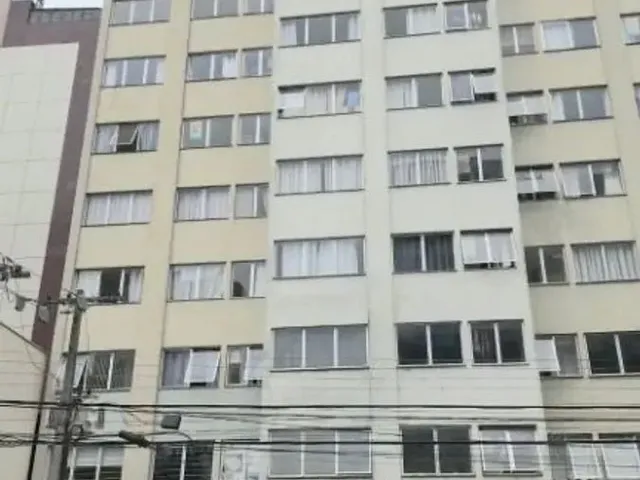 Apartamento 1 quarto e 1 banheiro, à venda, no bairro Centro em Curitiba