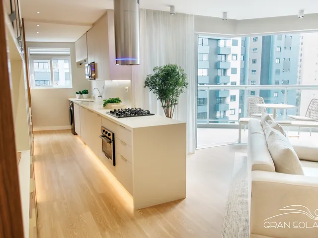 Apartamento 3 quartos e 4 banheiros, à venda, no bairro Cristo Rei em Curitiba