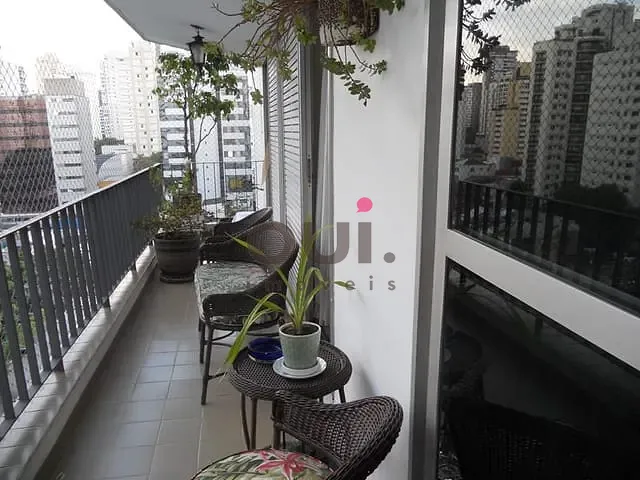 Apartamento 4 quartos e 4 banheiros, à venda, no bairro moema em São Paulo