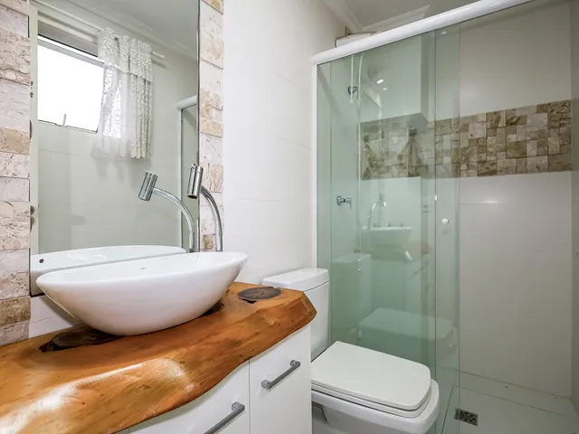 Apartamento 2 quartos e 2 banheiros, à venda, no bairro Cristo Rei em Curitiba