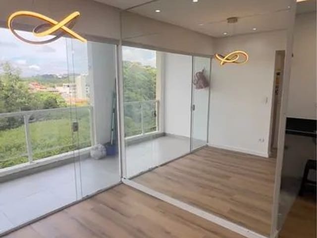 Apartamento 2 quartos e 1 banheiro, à venda, no bairro Jardim Pioneira em Cotia