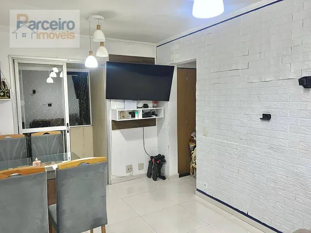 Apartamento 2 quartos e 1 banheiro, à venda, no bairro Vila Santana em São Paulo