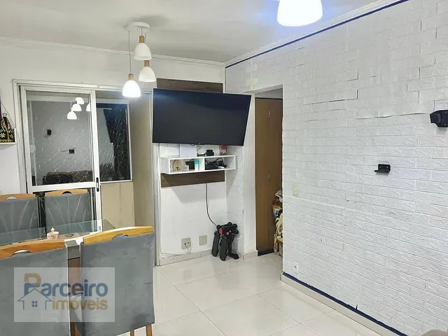 Apartamento 2 quartos e 1 banheiro, à venda, no bairro Vila Santana em São Paulo