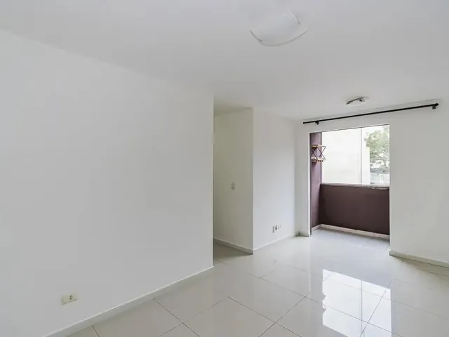 Apartamento 3 quartos e 1 banheiro, à venda, no bairro Santa Cândida em Curitiba