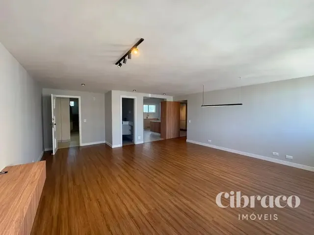 Apartamento 3 quartos e 3 banheiros, à venda, no bairro Centro em Curitiba
