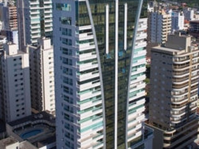 Apartamento com 665m² 5 quartos e 6 banheiros, à venda, no bairro Meia Praia em Itapema