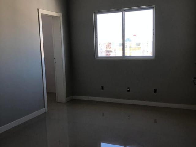 Apartamento com 665m² 5 quartos e 6 banheiros, à venda, no bairro Meia Praia em Itapema