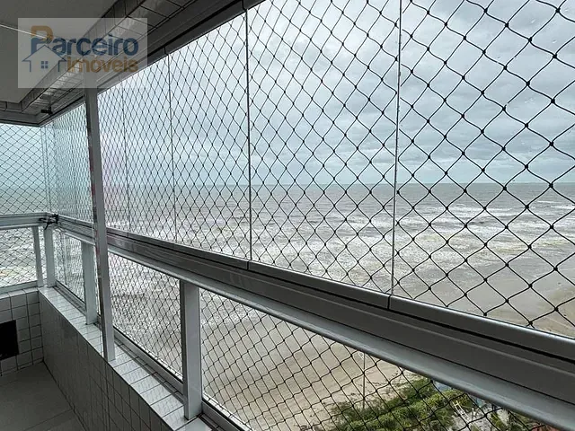 Apartamento 2 quartos e 2 banheiros, à venda, no bairro Solemar em Praia Grande