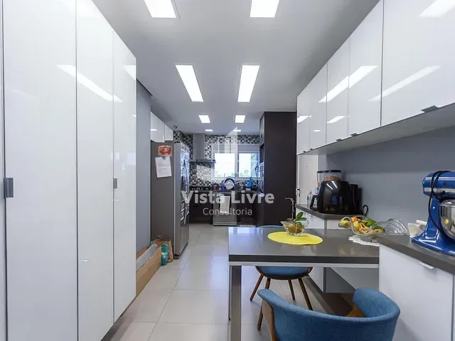 Apartamento com 210m² 3 quartos e 4 banheiros, à venda, no bairro Vila Olímpia em São Paulo
