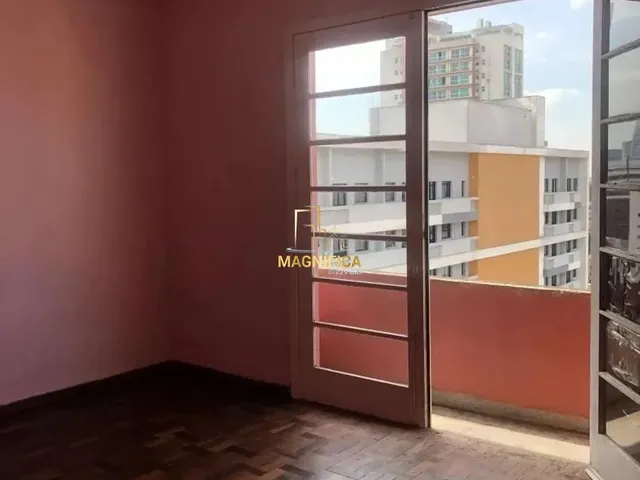 Apartamento 2 quartos e 2 banheiros, à venda, no bairro Centro em Curitiba