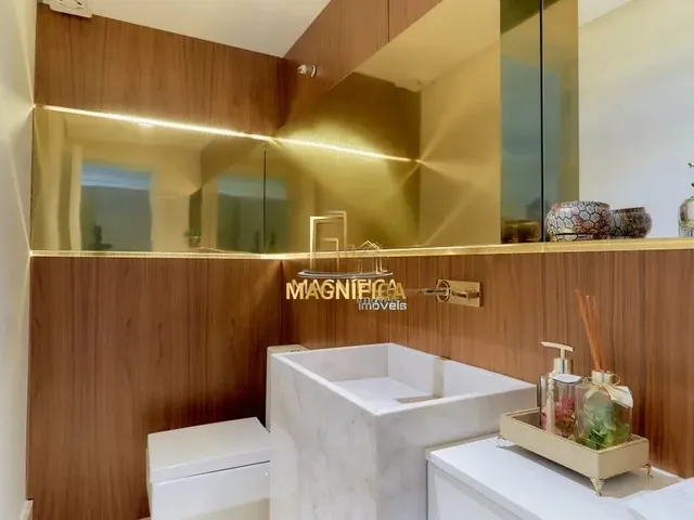 Apartamento 4 quartos e 5 banheiros, à venda, no bairro Água Verde em Curitiba