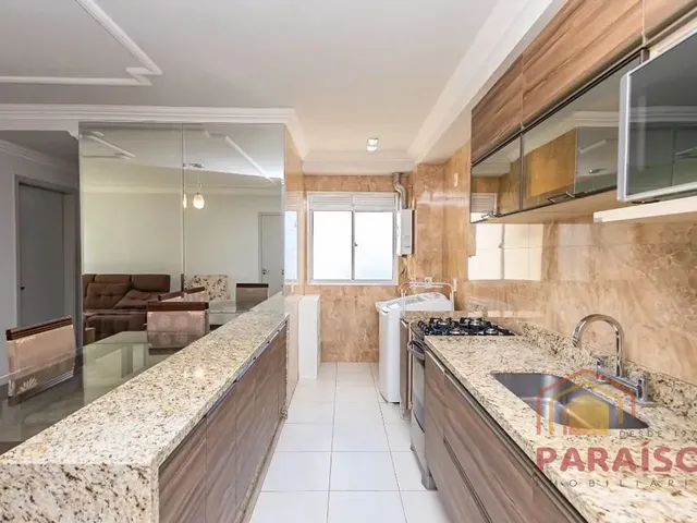 Apartamento 3 quartos e 1 banheiro, à venda, no bairro Campo Comprido em Curitiba