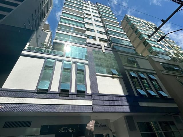Apartamento com 201m² 3 quartos e 4 banheiros, à venda, no bairro Meia Praia em Itapema