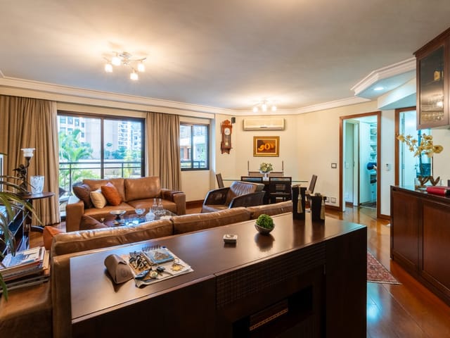 Apartamento com 5184m² 3 quartos e 4 banheiros, à venda, no bairro Moema em São Paulo