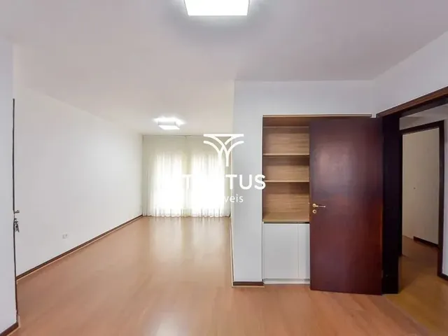 Apartamento 3 quartos e 3 banheiros, à venda, no bairro Cristo Rei em Curitiba