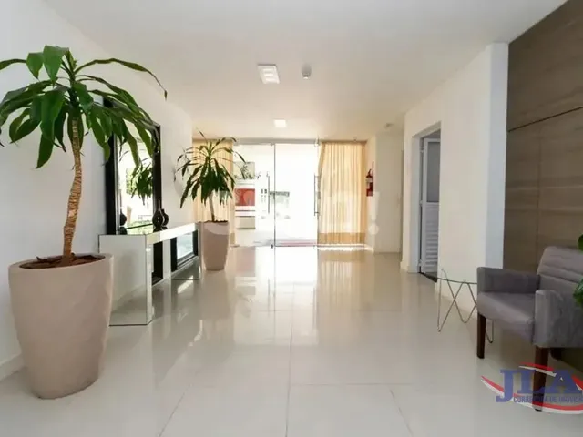 Apartamento 2 quartos e 2 banheiros, à venda, no bairro Cabral em Curitiba