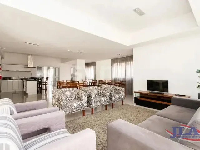 Apartamento 2 quartos e 2 banheiros, à venda, no bairro Cabral em Curitiba