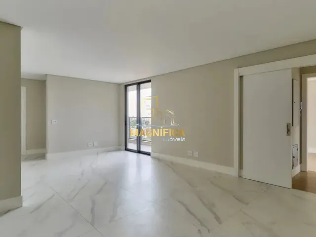 Apartamento 2 quartos e 2 banheiros, à venda, no bairro Cristo Rei em Curitiba