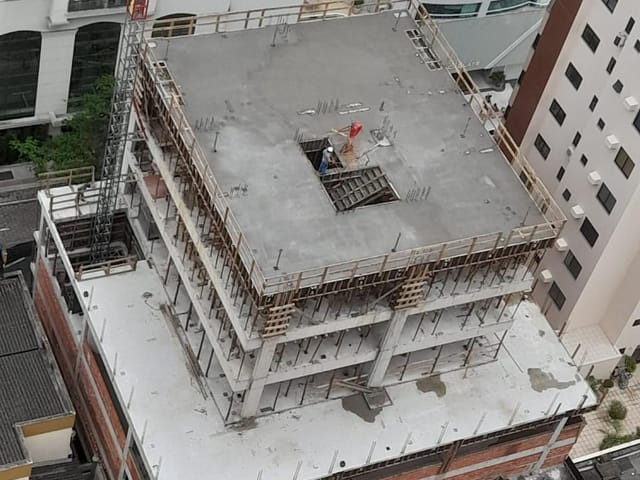 Apartamento com 187m² 3 quartos e 4 banheiros, à venda, no bairro Centro em Balneário Camboriú