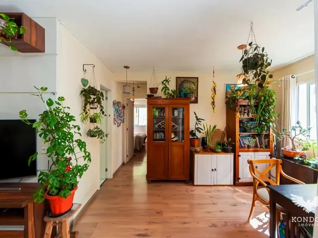 Apartamento 2 quartos e 2 banheiros, à venda, no bairro Campo Comprido em Curitiba