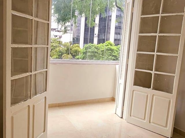 Apartamento com 240m² 3 quartos e 2 banheiros, à venda, no bairro Bela Vista em São Paulo