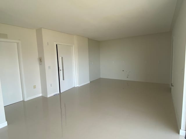 Apartamento com 142m² 3 quartos e 4 banheiros, à venda, no bairro Meia Praia em Itapema