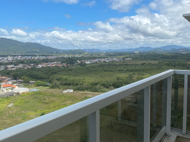 Apartamento com 142m² 3 quartos e 4 banheiros, à venda, no bairro Meia Praia em Itapema